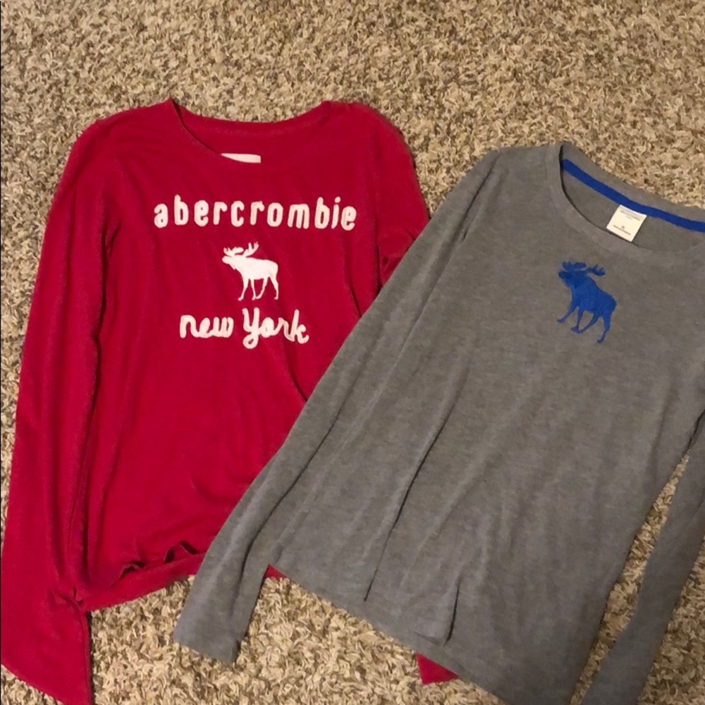 Bundle of 2 long sleeve tops